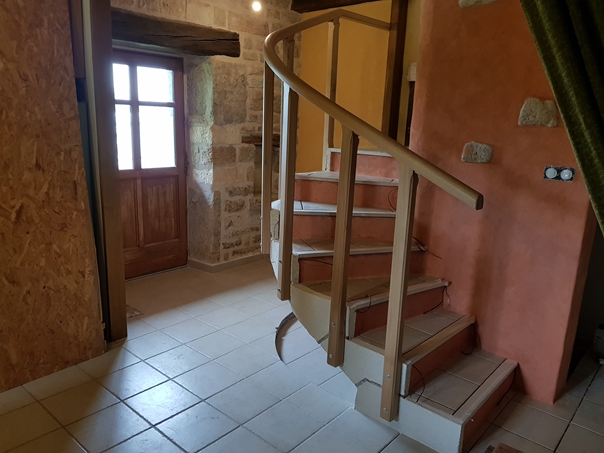 escalier en bois, Besancon, Dole, Jura 