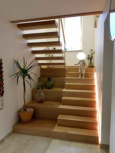 escalier bois sur mesure  dans le Jura 