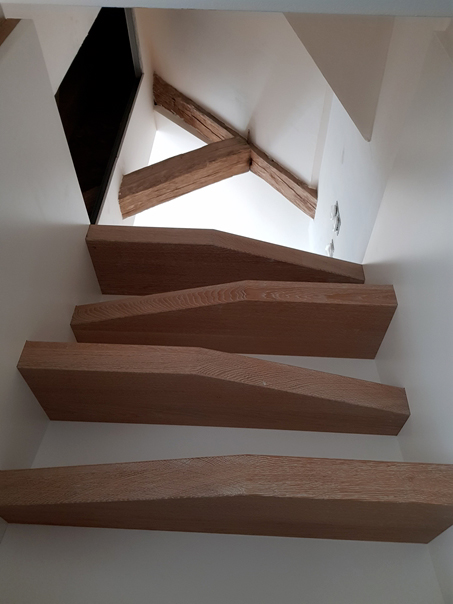 escalier bois sur mesure  dans le Jura 