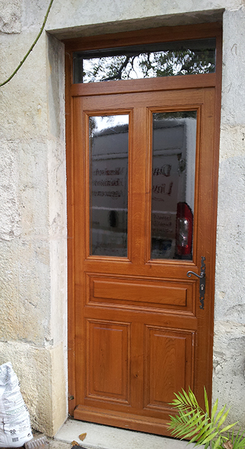 fabricant à saint vit de  porte d'exterieur en chêne massif