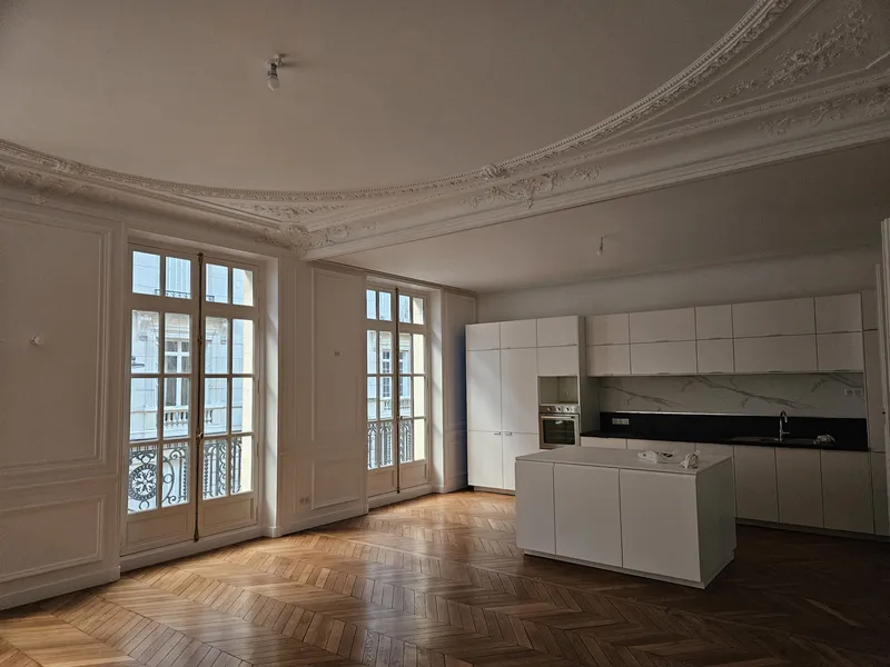 Ebeniste, Doubs, Monuments Historiques, vernis, parquet,moulures 
