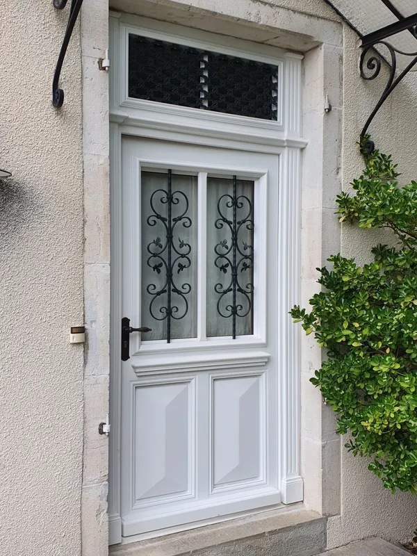 porte exterieur, sur mesure  Jura et doubs