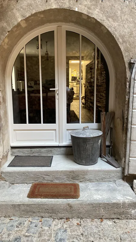 creation de porte d'entrée sur mesure dans le doubs