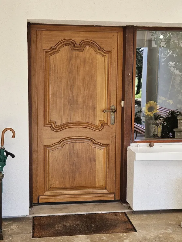 creation de porte d'entrée sur mesure dans le doubs